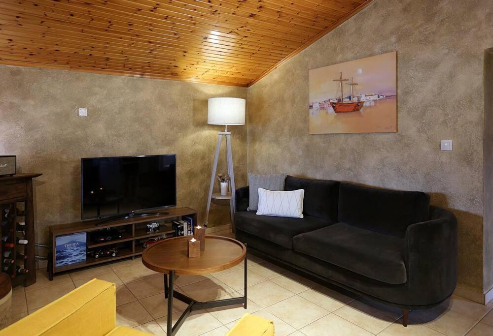 "Elegant & Quiet House" Daire İgumeniça Dış mekan fotoğraf